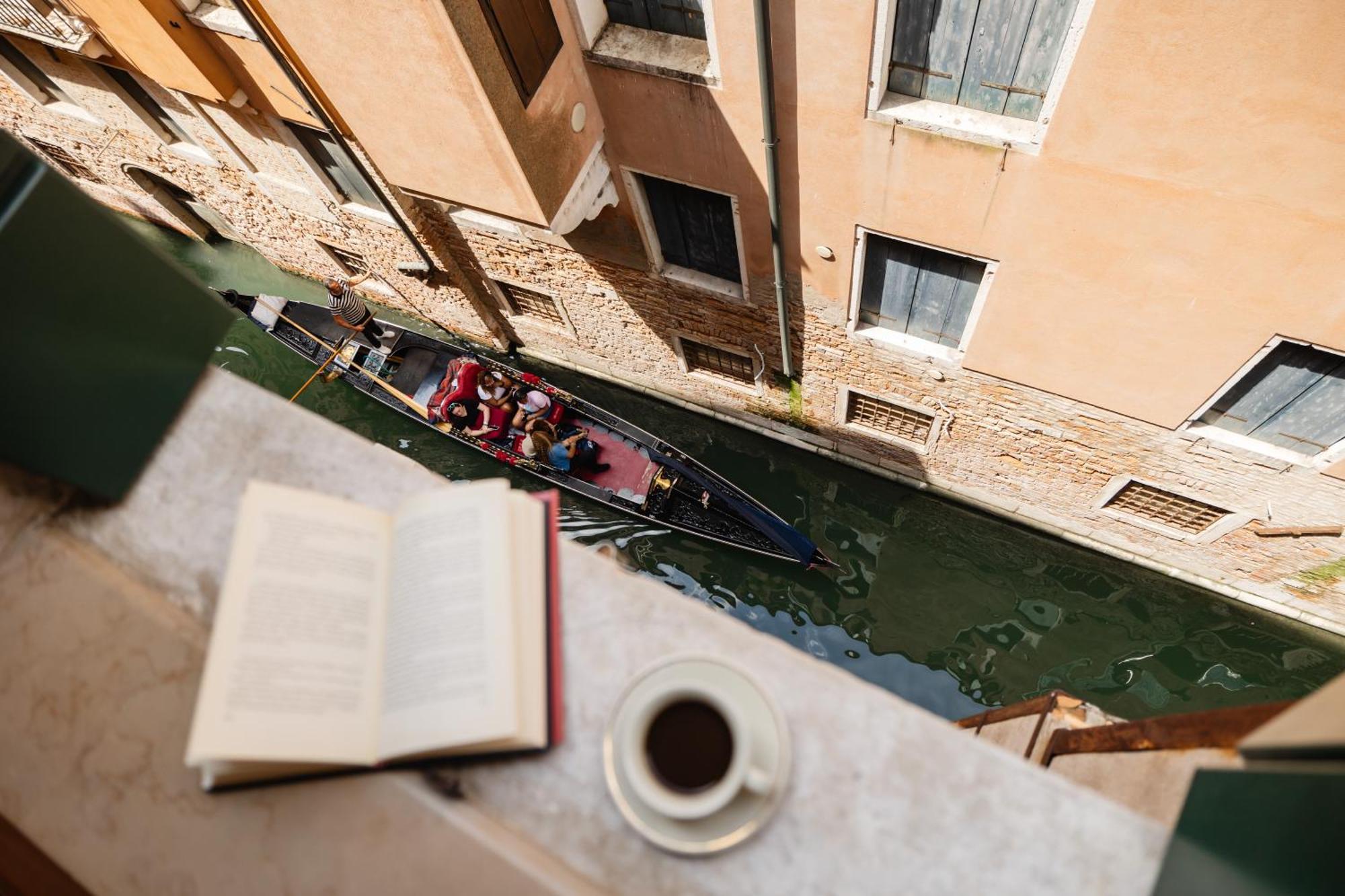 Appartement San Marco Canal View By Bricola