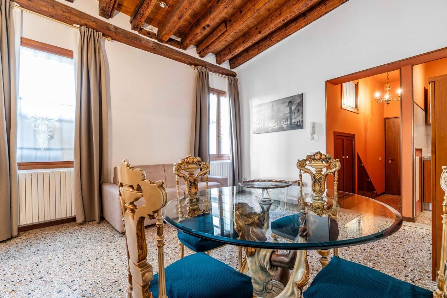 Appartement San Marco Canal View By Bricola